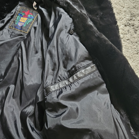 Vintage 💯% Leather Jacket - Picture 9 of 16